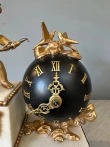 
L’Amor Vincit Omnia, Raro Orologio da tavolo in Bronzo Dorato e Marmi - Francia XIX Secolo - Foto 8
