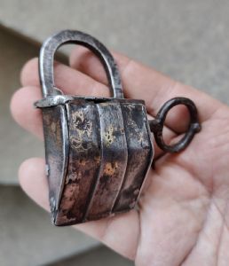 Lucchetto a borsetta tedesco XVI-XVII secolo