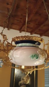 BRASS AND PORCELAIN HANGING CHANDELIER, SECOND HALF 19TH CENTURY - Foto 7