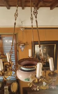 BRASS AND PORCELAIN HANGING CHANDELIER, SECOND HALF 19TH CENTURY - Foto 8