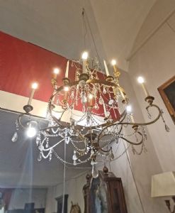 LAMPARARIO ESTILO LUIS XV EN HIERRO DORADO Y CRISTALES, MEDIADOS DEL SIGLO XVIII - Foto 10