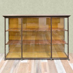 Display cabinet from the 80s in iron and wood.