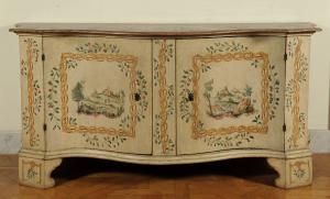 Credenza Luigi XV laccata a fondo crema con decorazioni di paesaggi, Genova prima metà secolo XVI