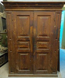 ARM172 - Lacquered cabinet, 19th century, cm W 147 x H 208 x D 60