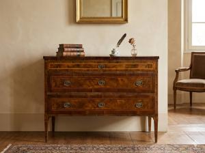 Important Louis XVI Walnut Veneered Chest of Drawers - Restoration Included_car 3380