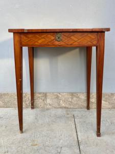 Petit bureau Louis XVI en noyer - Restauré (en cours) - Foto 10