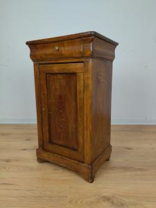 Mesa de cabeceira Luís Filipe em abeto tingido de nogueira - século XIX - pequeno móvel cappuccino Carlos X
