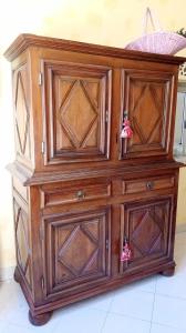 Canonica mobile a sportelli,stipo in noce massello di fine 700     200hx148lx65p