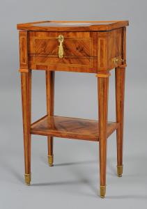 Louis-XVI-Arbeitstisch, furniert mit Amaranth und eingelegt mit Rosenholz, Genua, letztes Viertel des 18. Jahrhunderts