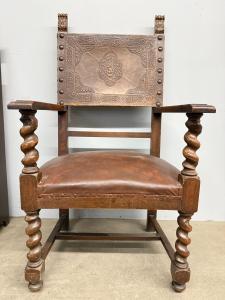 Poltrona antica neorinascimentale con braccioli e cuoio stampato, XIX sec. 50x63x55cm