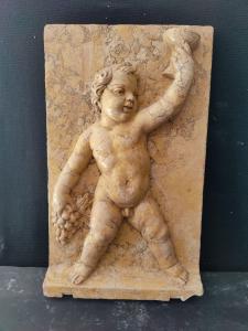   Pannello - Putto, Raffigurazione dell' Autunno - 61 x 37 cm - Marmo Giallo Reale - Venezia