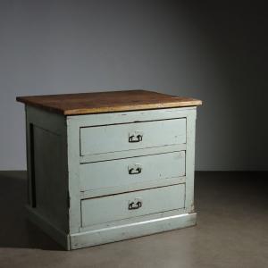 Industrial Style Chest of Drawers, Italy, Mid-20th Century