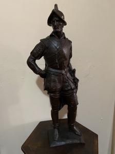 Escultura de resina assinada