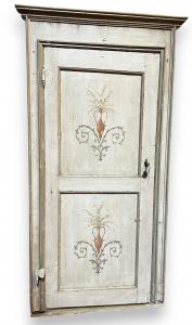 PTL573 - Porta laqueada e pintada, uma folha, com moldura, época do século XVIII, medidas de luz cm L 82 x A 196