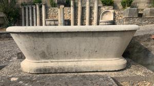 Mittelbrunnen aus Marmor