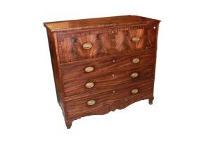 Cassettone Inglese del 1800 stile Vittoriano in legno di Mogano e Piuma di Mogano