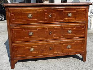 Inlaid chest of drawers