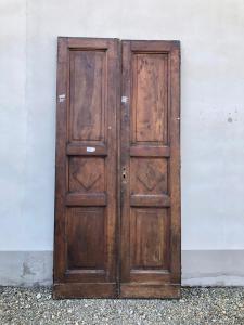 Porta em nogueira