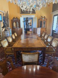 Extendable rectangular table 180x138x80h +2 extensions of 57