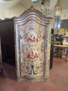 Lacquered wardrobe 110x46x223h