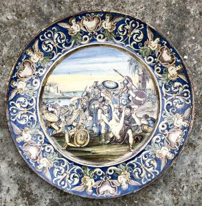 Large majolica plate with historiated battle scene. Bernardino Pepi, Siena.