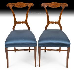 Austria, 1820-30.Coppia di sedie di unica bellezza, degli early designers della prima parte del periodo biedermeier,in condizioni d'integrità