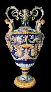 Grande vaso biansato in maiolica policroma.Manifattura Ginori.