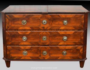 Raffinata commode del periodo neoclassico intarsiata. Vienna, 1770 c.a 