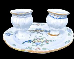 Majolica egg cup with floral decoration. Imola.