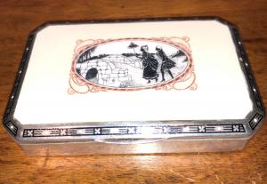 Silver and enamel cigarette case with gallant scene. France.