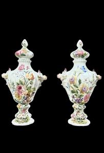 Pair of ceramic vases with floral decoration. Gian Battista Viero manufacture. Nove di Bassano