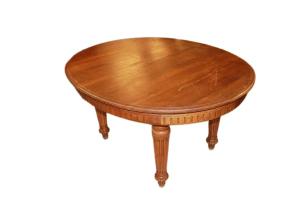 Mesa francesa oval extensível em estilo Luís XVI, em madeira de nogueira do final do século XIX.