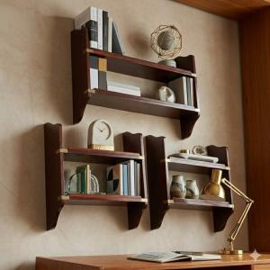 Conjunto de três prateleiras estilo náutico, século XX, Itália