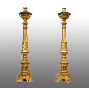 Coppia di torciere antichi in legno dorato e intagliato. Firenze inizio XIX secolo.