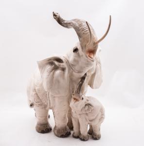 Bruno Tornati per Cacciapuoti, Scultura in terracotta maiolicata, "Famiglia di elefanti", 1950, Bruno Tornati for Cacciapuoti, Majolica terracotta sculpture, "Family of elephants," 1950s