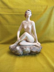 Statue of a female nude