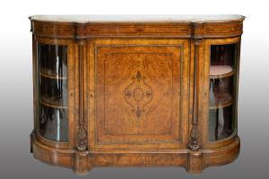 Credenza antica Vittoriana in radica di noce con innesti di intarsi in ebano. Inghilterra XIX secolo.