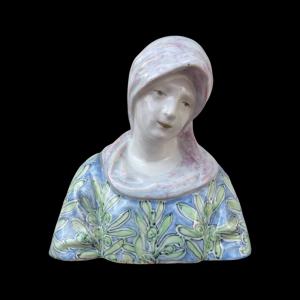 Busto di Madonnina in maiolica con decoro art nouveau.Minghetti,Bologna.