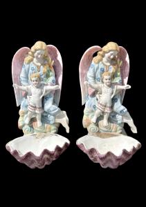 Par de ampolas de água benta em porcelana bisquit representando Anjo com criança. Franças. - Foto 5
