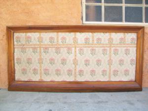 Wichtiges emilianisches Kopfteil für Doppelbett. 215 B x 104 H x 6,5 T.