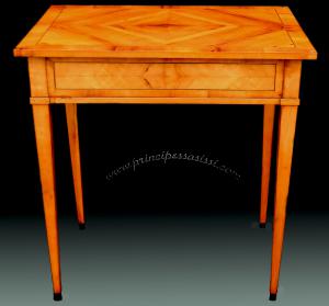 Vienna 1770 approx. Rare serving/writing table from Viennese Classicism, veneered in exotic wood - satinwood