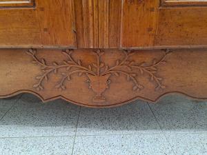 Late 18th-century cherry wood wardrobe - Foto 6