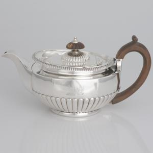 Bule de chá em prata esterlina Jorge III, Paul Storr, Londres, 1814