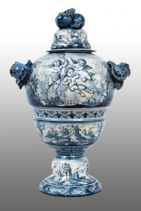 Vaso antico con coperchio in maiolica smaltata. Albisola XIX secolo.