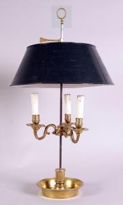 Lampada Bouillotte in bronzo dorato a tre luci, Francia fine secolo XIX
