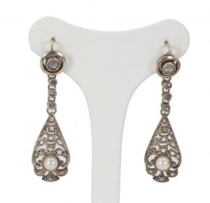 Orecchini liberty in oro e argento con rosette di diamante e perla