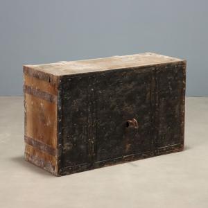 Baú em Noz e Ferro Itália Século XVIII
