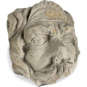 Brunnenmaske aus Pietra Serena