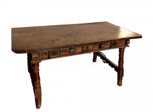 Tavolo del 1600 spagnolo in noce tutto originale