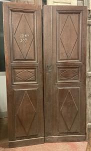 PTI753 - Porta da pianerottolo in noce, epoca '700, misure cm L 116 x H 203